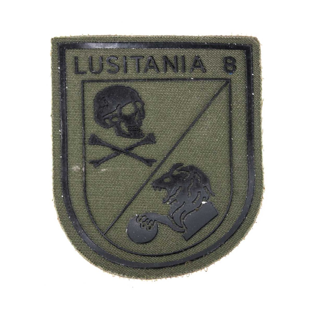 PARCHE LUSITANIA 8 CALAVERA C/VELCRO VERDE