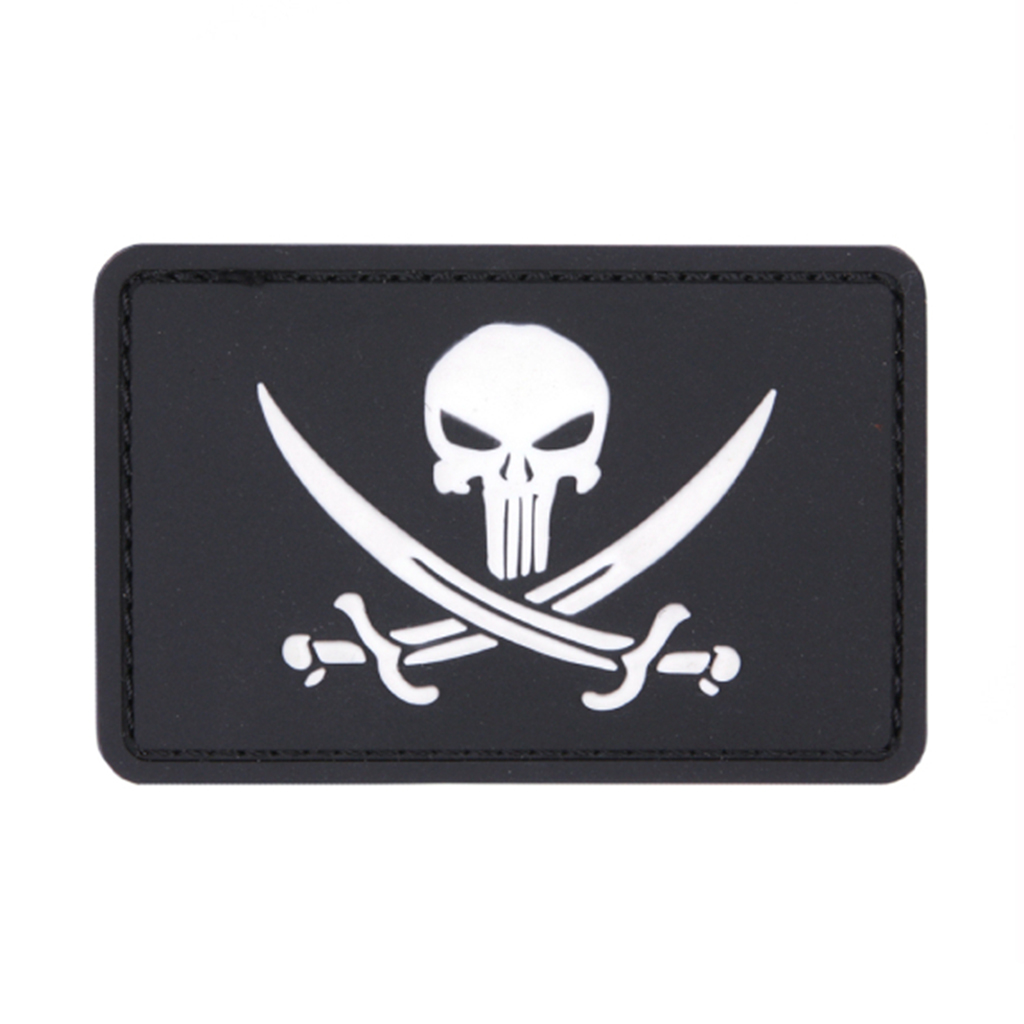PARCHE PVC 3D PUNISHER PIRATA SABLES NEGRO-BLANCO