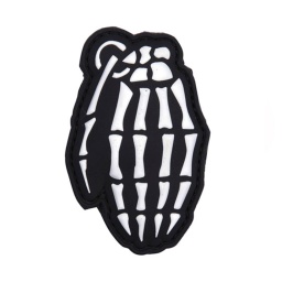 [V4441305434] PARCHE PVC 3D SKULL GRANADA MANO HUESO NEGRO