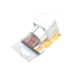 [11152] ADAPTADOR INGLES CARGADOR BATERIA BLANCO