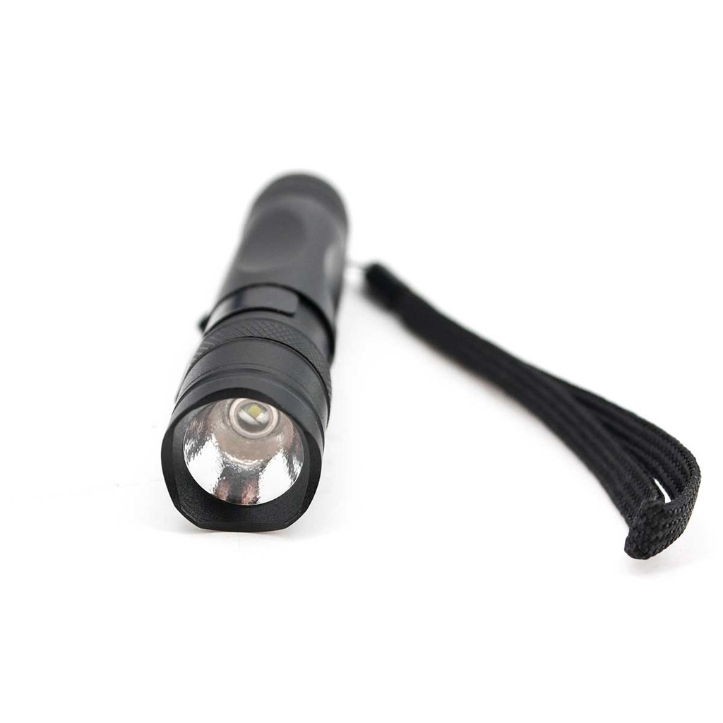 LINTERNA TACTICA XENON 188 LUMENS NEGRA